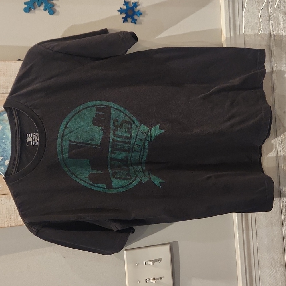 DOE presents Hardwood Classics Boston Celtics Est. 1946 Men's sz L tshirt